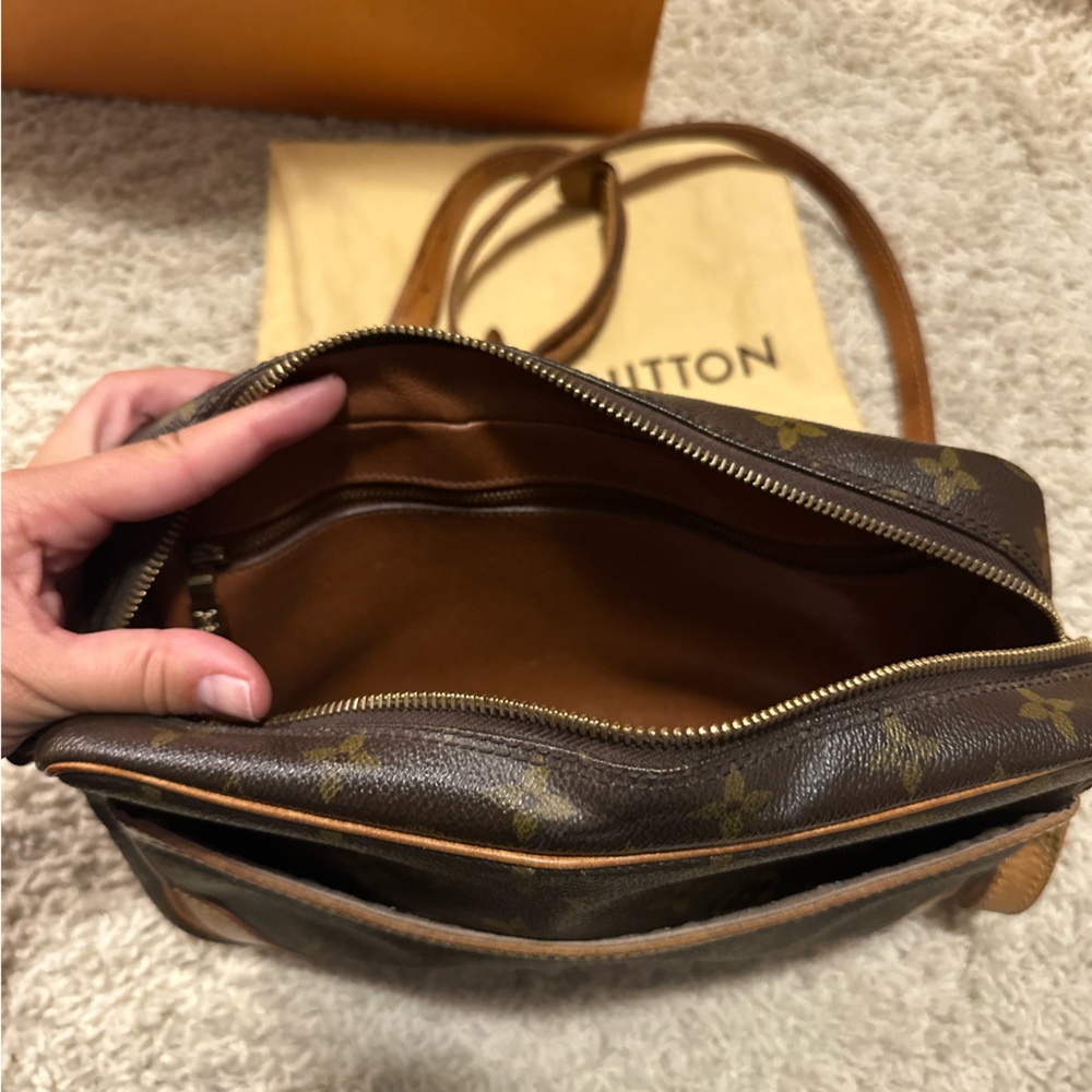🙌🏼🙌🏼🙌🏼AUTHENTIC LOUIS VUITTON CROSSBODY🙌🏼🙌🏼🙌🏼 - Picture 3 of 12